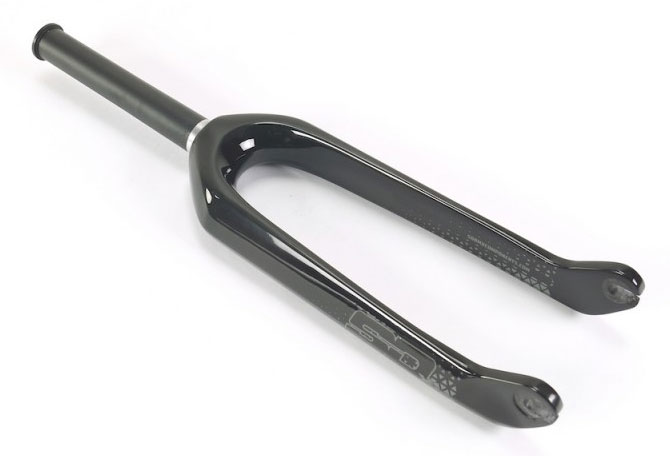 SD Fork Carbon 20" Expert 1 1/8 Gloss Black SD Fork Carbon 20" Expert 1 1/8 Gloss Black